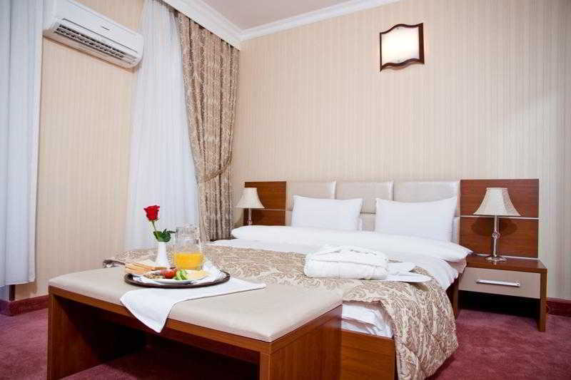 City Palace Hotel Баку Экстерьер фото